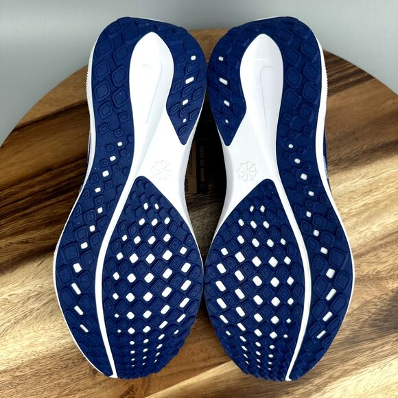 Athletic_Shoes